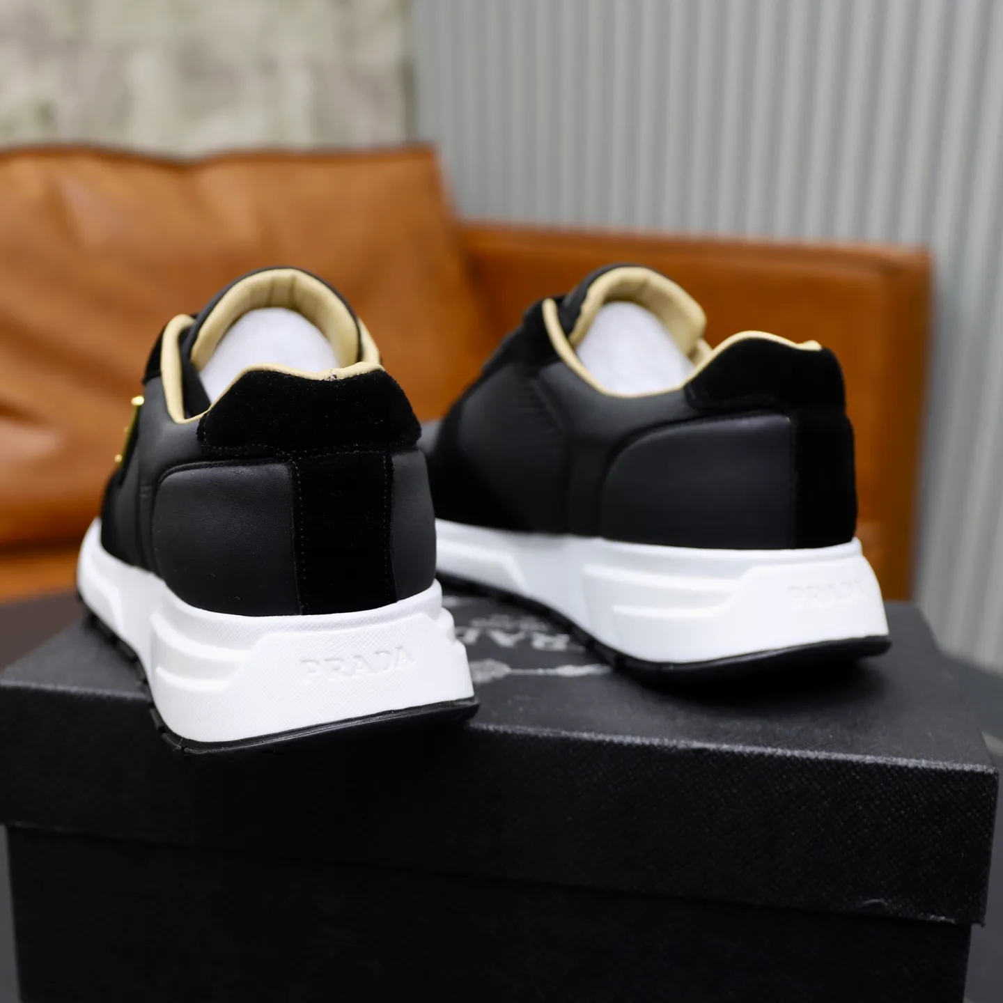 Men's shoes 💰462💰🙅‍♂️🙅‍♂️🙅‍♂️ Brand: PRADA Standard code: 38–44 (45 can be customized) Grade: Same as the official website Material: Original cowhide fabric Comfortable sheepskin lining Lightweight and wear-resistant outsole Style category: Men's fashionable casual shoes and boots Running sneakers Distinguished luxury brand elements Top luxury Color: actual picture color